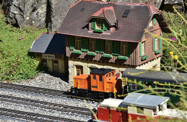 Planlæg en mekanisk modeljernbane med plads til drift og detaljer
